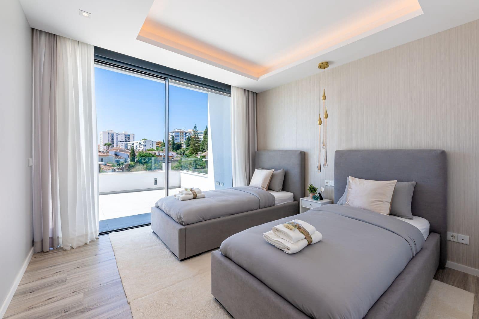 5 soveværelse Villa til salg i Benalmadena Costa med swimmingpool garage - € 1.949.000 (Ref: 8878875)