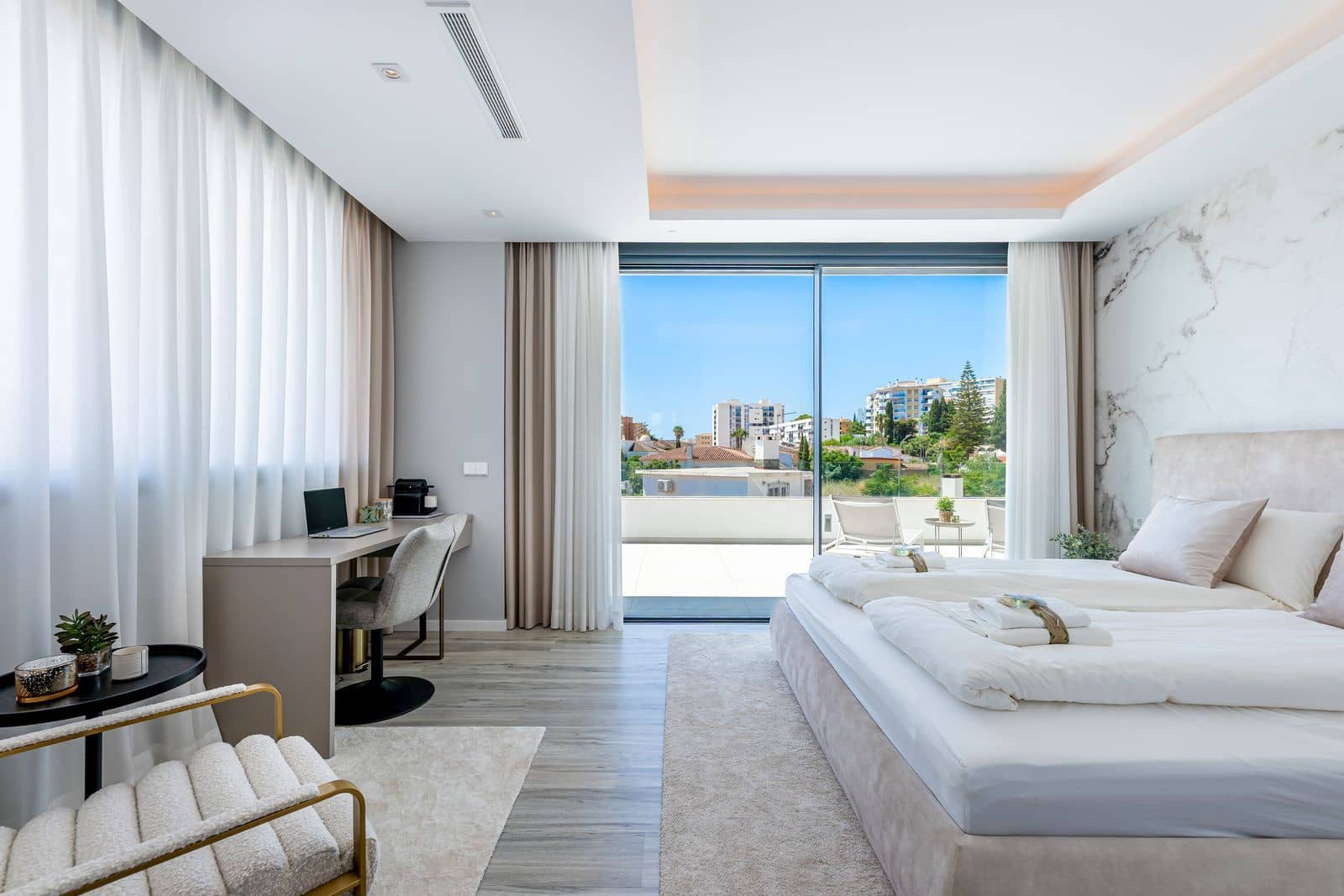 5 soveværelse Villa til salg i Benalmadena Costa med swimmingpool garage - € 1.949.000 (Ref: 8878875)