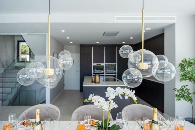 5 slaapkamer Villa te koop in Benalmadena Costa, Benalmádena met zwembad garage - € 1.949.000 (Ref: 8878875)