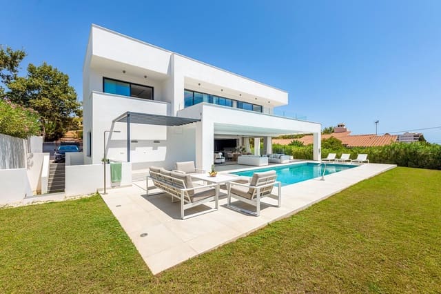 5 slaapkamer Villa te koop in Benalmadena Costa, Benalmádena met zwembad garage - € 1.949.000 (Ref: 8878875)