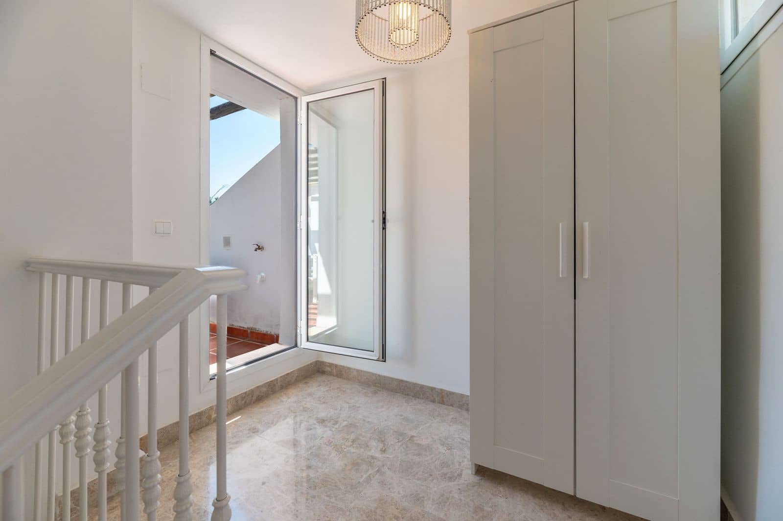 3 soveværelse Byhus til salg i Nueva Andalucia med swimmingpool garage - € 535.000 (Ref: 8882329)