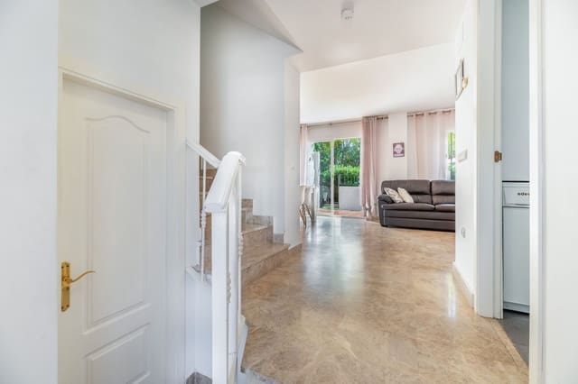 3 slaapkamer Huis te koop in Nueva Andalucia, Marbella met zwembad garage - € 535.000 (Ref: 8882329)