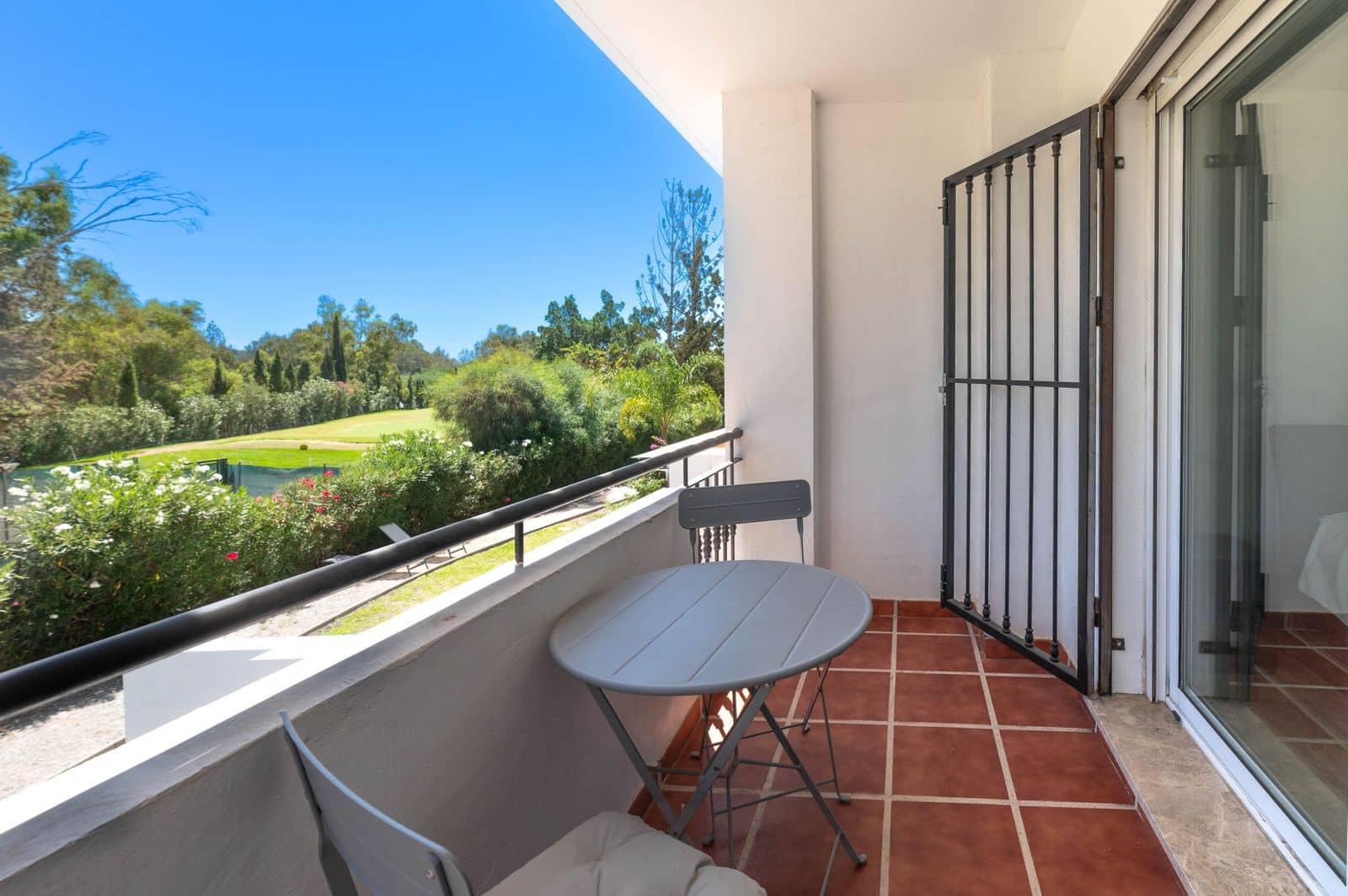 3 soveværelse Byhus til salg i Nueva Andalucia med swimmingpool garage - € 535.000 (Ref: 8882329)