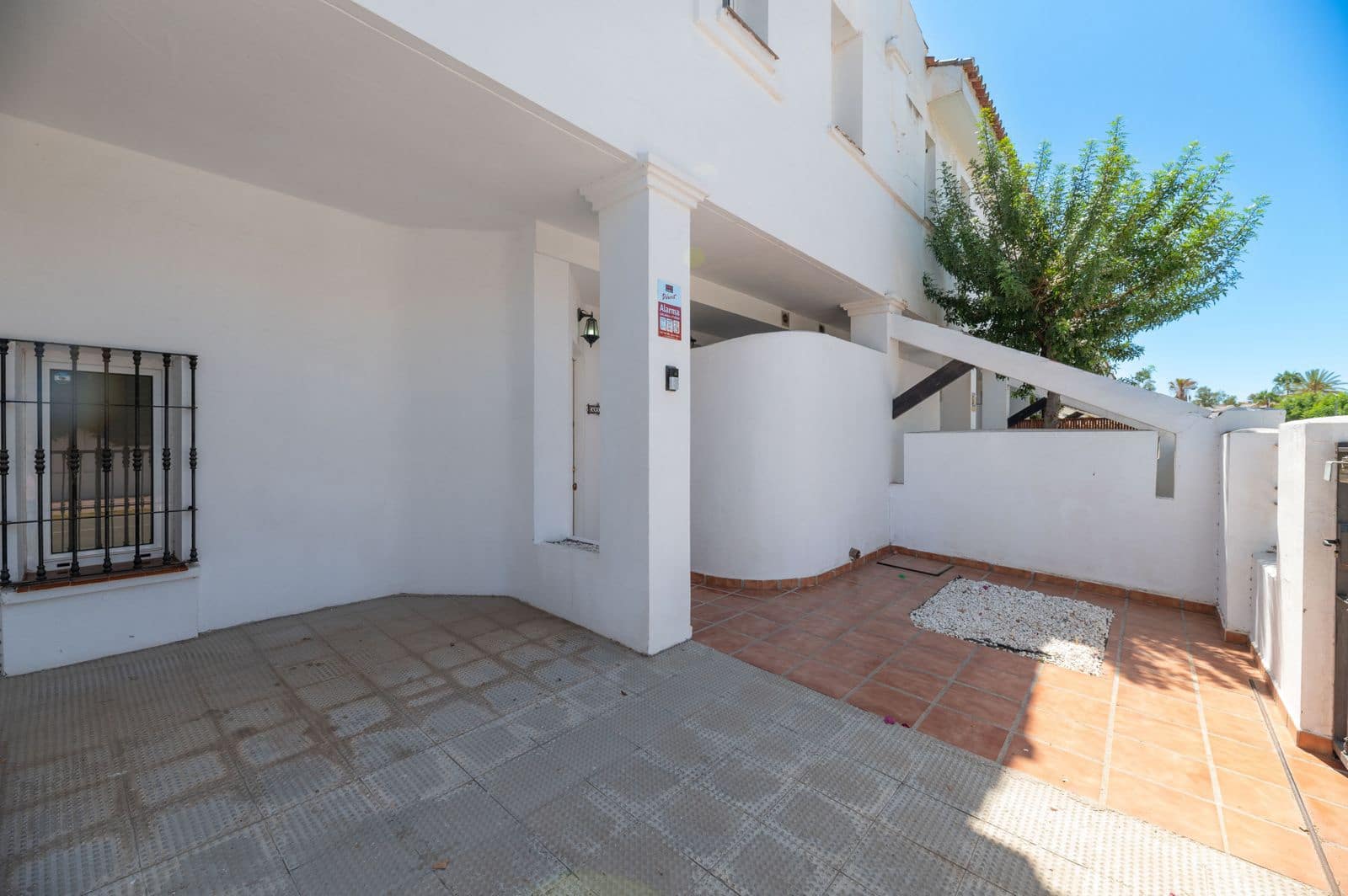 3 soveværelse Byhus til salg i Nueva Andalucia med swimmingpool garage - € 535.000 (Ref: 8882329)