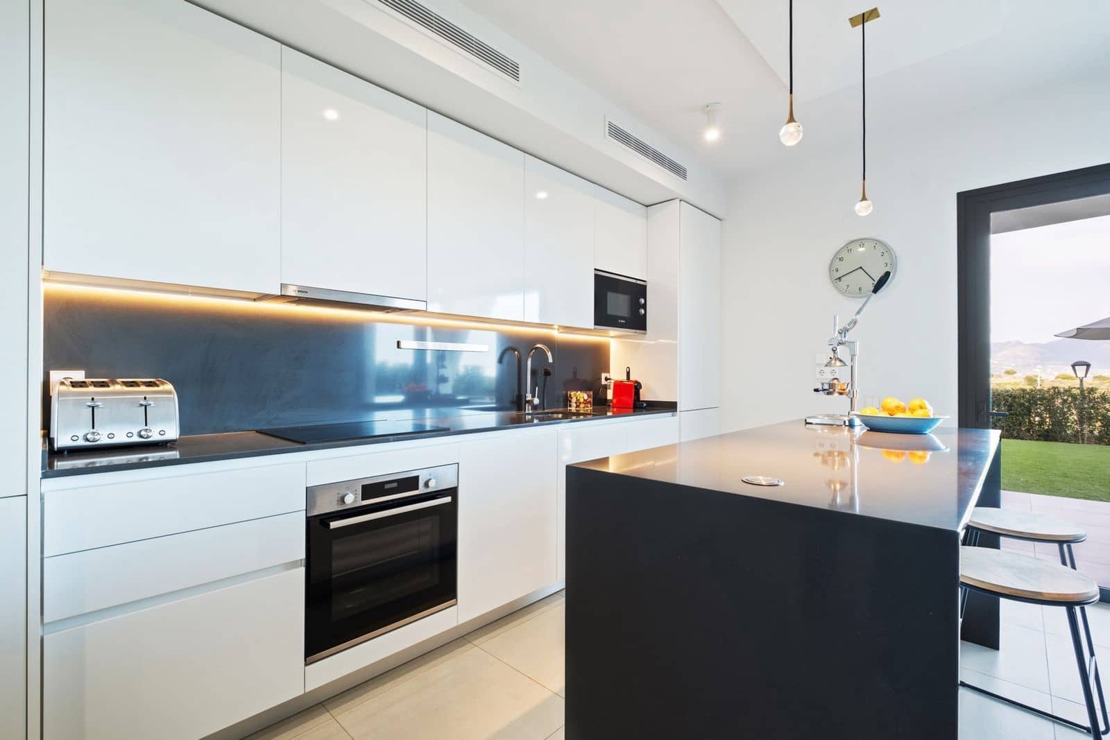 3 Zimmer Apartment zu verkaufen in Mijas Costa mit Pool Garage - 565.000 € (Ref: 8885410)