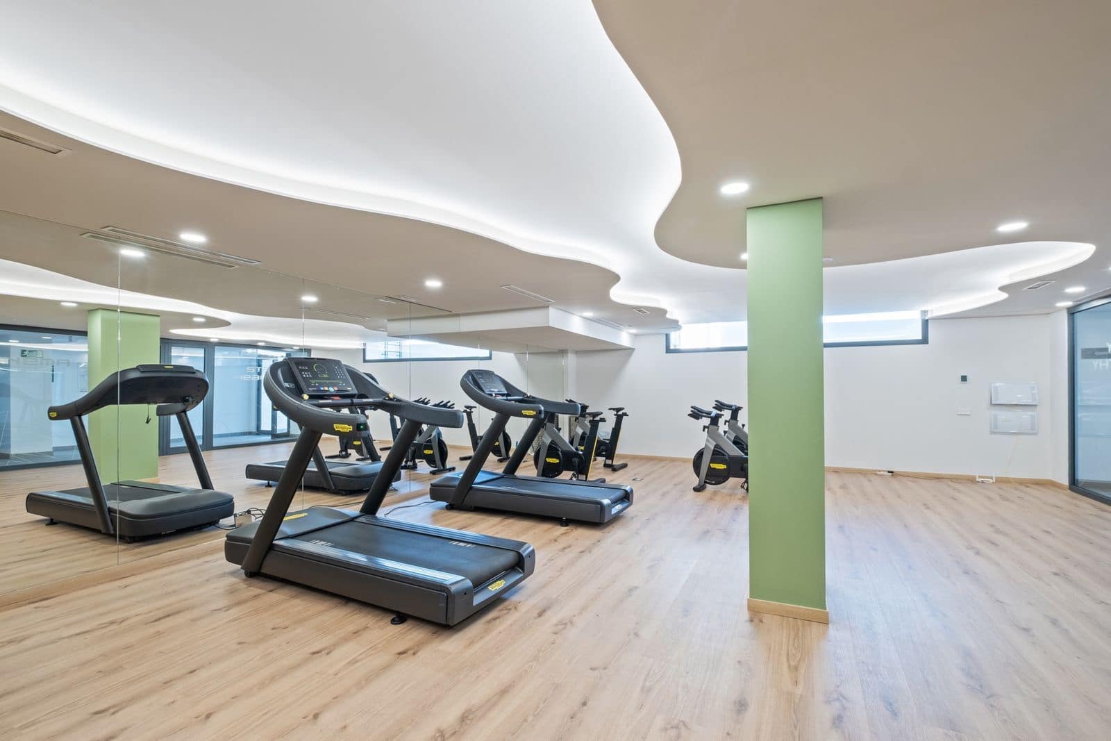 3 Zimmer Apartment zu verkaufen in Mijas Costa mit Pool Garage - 565.000 € (Ref: 8885410)