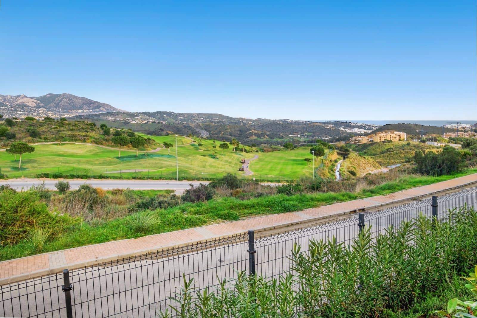 3 Zimmer Apartment zu verkaufen in Mijas Costa mit Pool Garage - 565.000 € (Ref: 8885410)