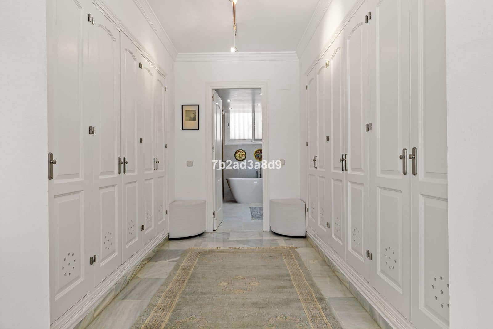 4 soveværelse Byhus til salg i Nueva Andalucia med swimmingpool garage - € 1.290.000 (Ref: 8885411)