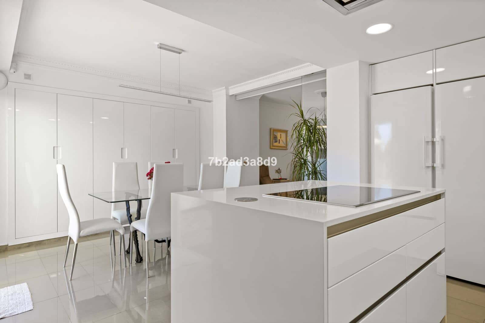 4 soveværelse Byhus til salg i Nueva Andalucia med swimmingpool garage - € 1.290.000 (Ref: 8885411)