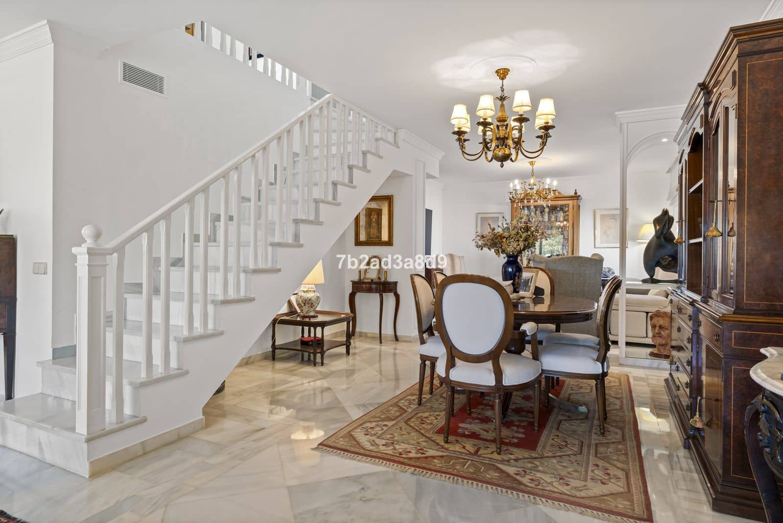 4 soveværelse Byhus til salg i Nueva Andalucia med swimmingpool garage - € 1.290.000 (Ref: 8885411)