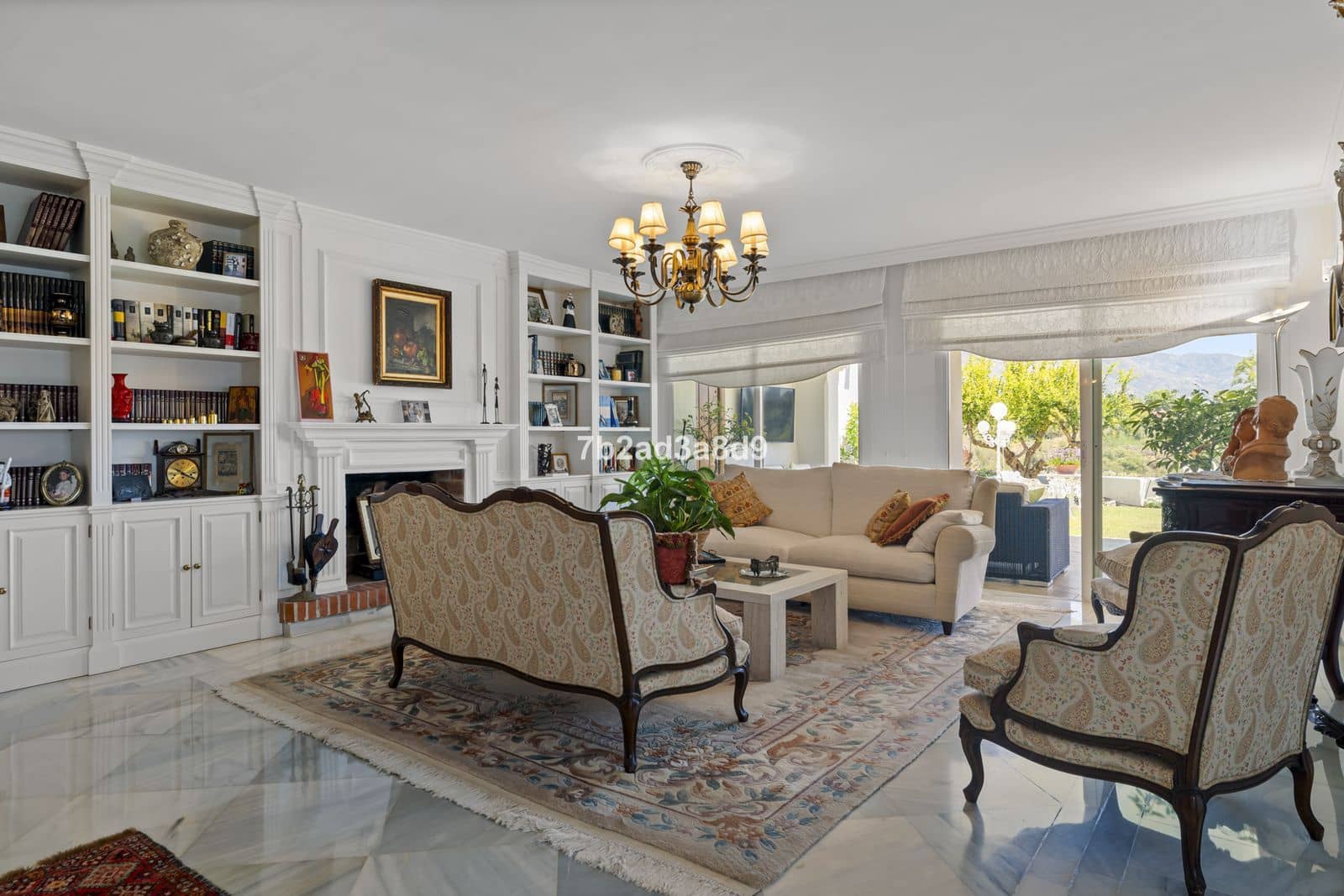 4 soveværelse Byhus til salg i Nueva Andalucia med swimmingpool garage - € 1.290.000 (Ref: 8885411)