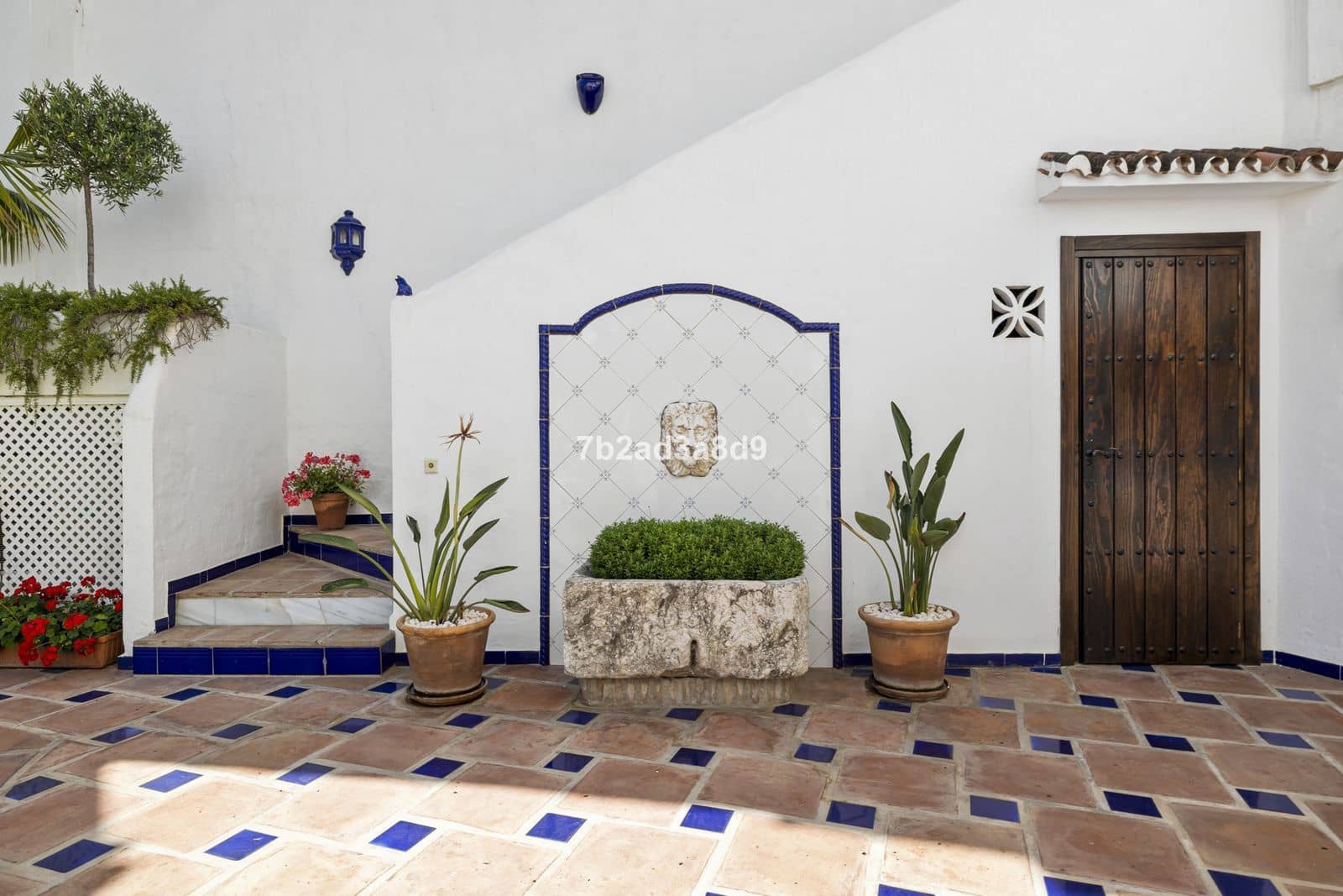 4 soveværelse Byhus til salg i Nueva Andalucia med swimmingpool garage - € 1.290.000 (Ref: 8885411)