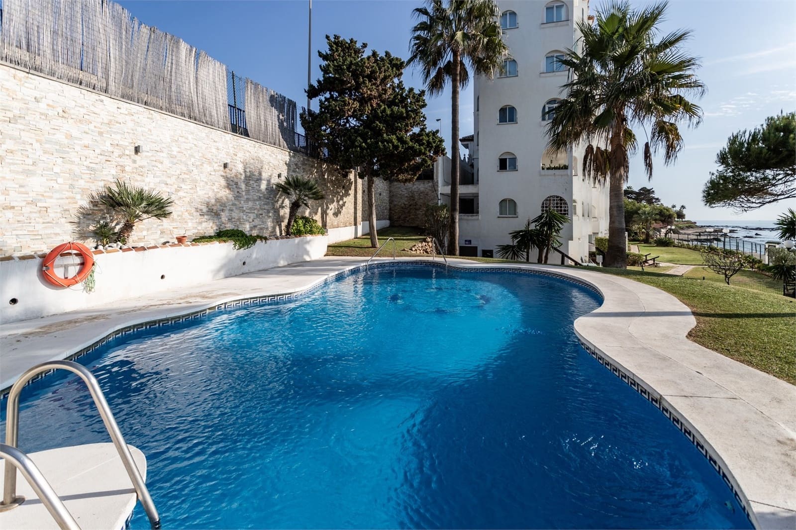 2 soveværelse Lejlighed til salg i Mijas Costa med swimmingpool garage - € 469.000 (Ref: 8885456)