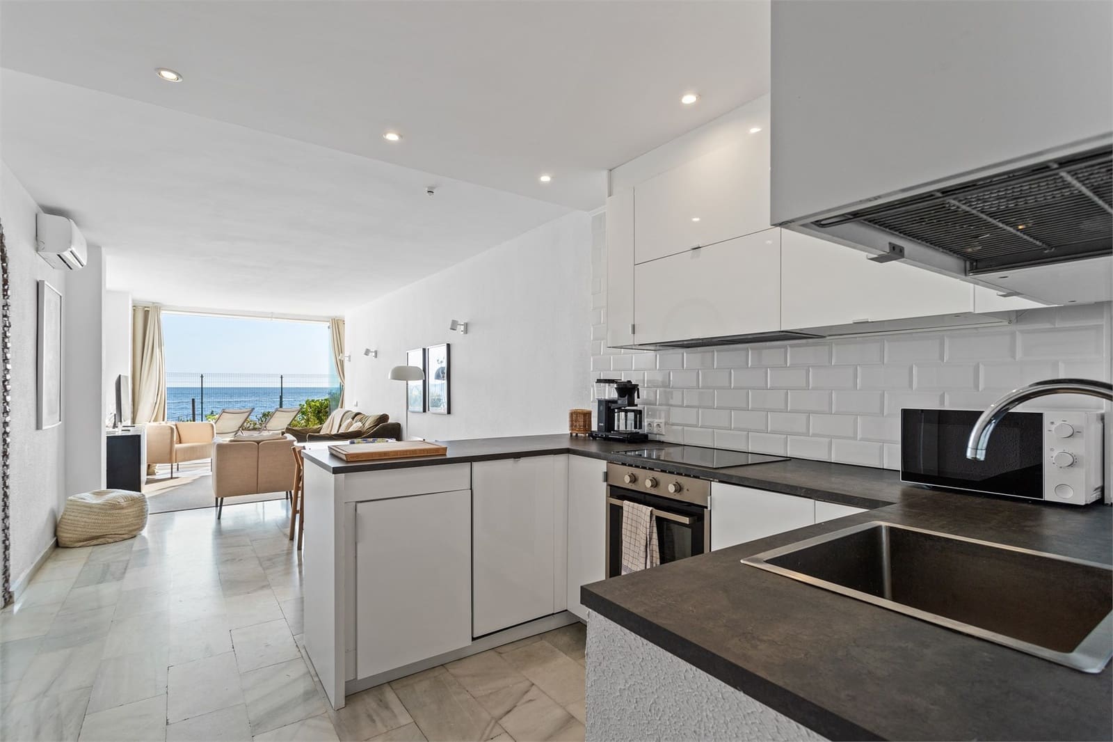 2 soveværelse Lejlighed til salg i Mijas Costa med swimmingpool garage - € 469.000 (Ref: 8885456)