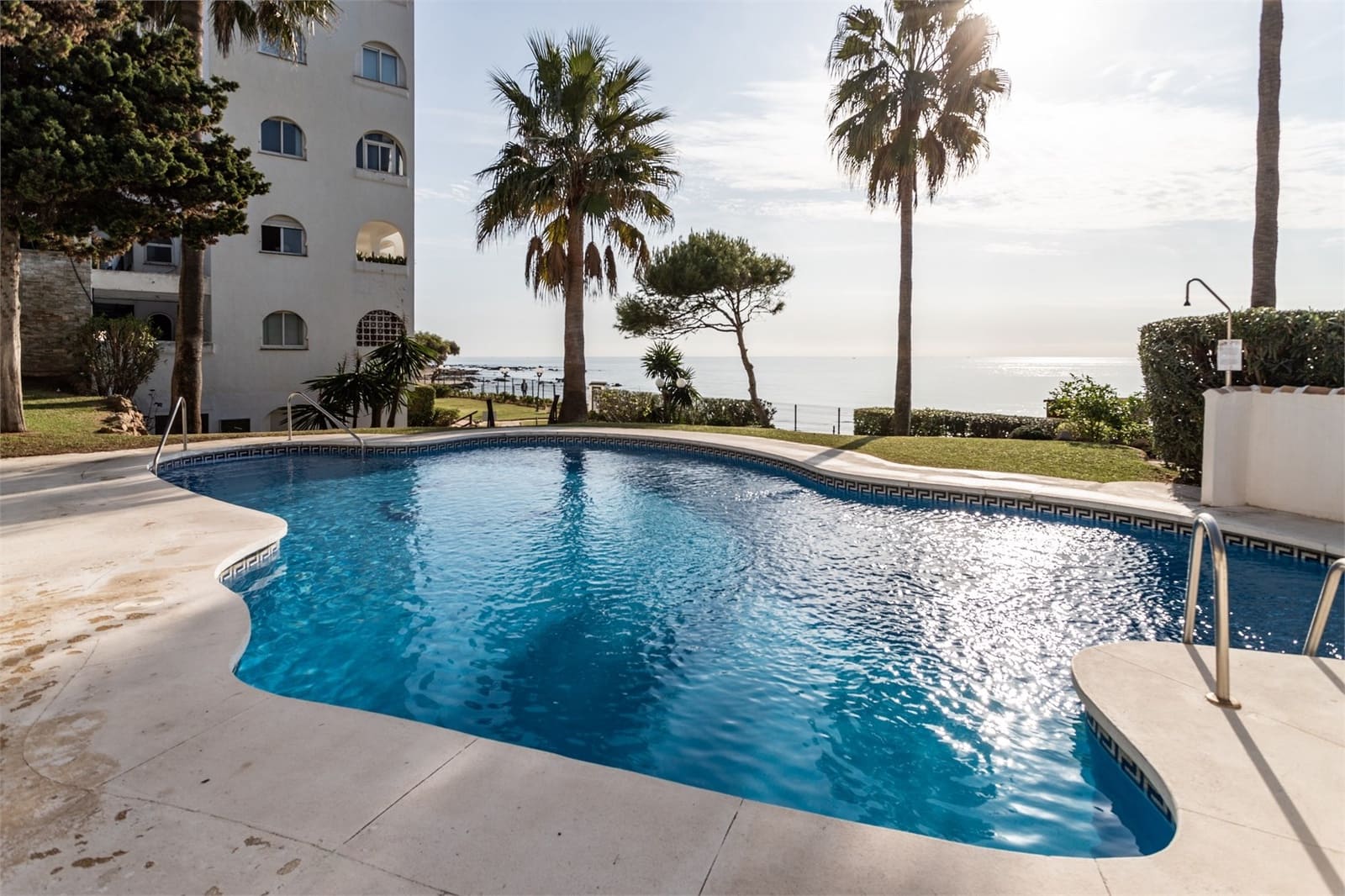 2 soveværelse Lejlighed til salg i Mijas Costa med swimmingpool garage - € 469.000 (Ref: 8885456)