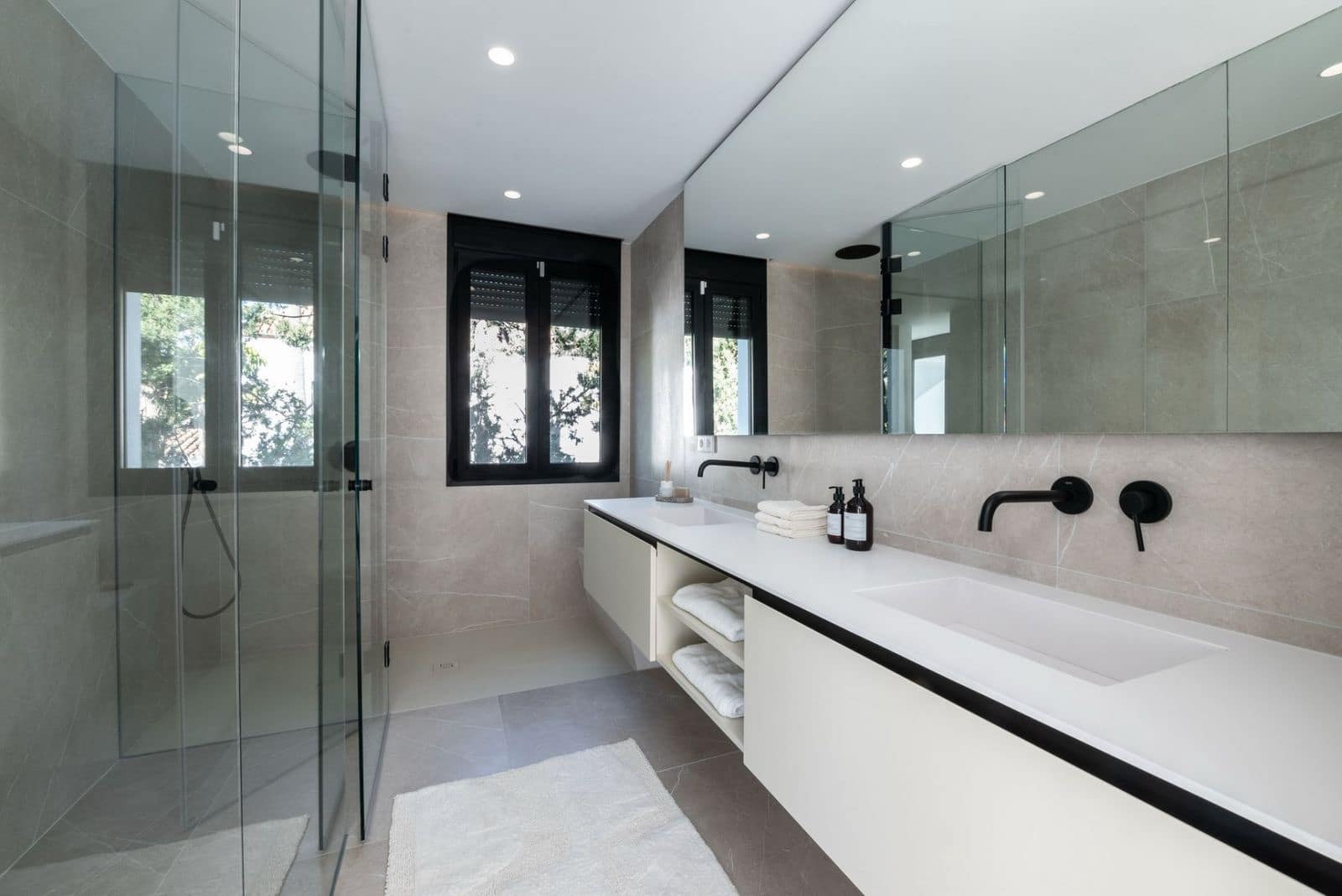 5 soveværelse Villa til salg i Benahavis med swimmingpool garage - € 2.500.000 (Ref: 8887105)