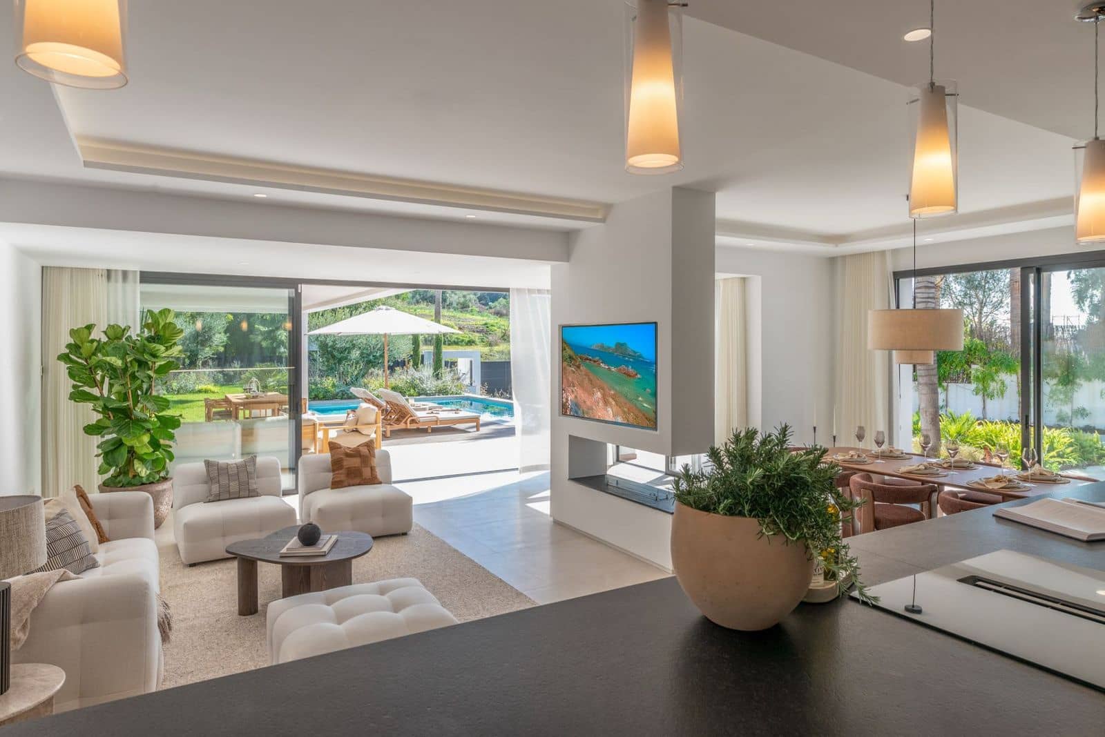 5 soveværelse Villa til salg i Benahavis med swimmingpool garage - € 2.500.000 (Ref: 8887105)