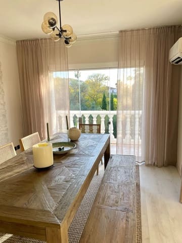 3 soveværelse Villa til salg i El Rosario, Marbella med swimmingpool garage - € 10.750.000 (Ref: 8887113)