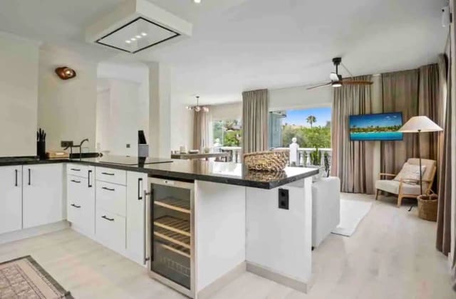 3 soveværelse Villa til salg i El Rosario, Marbella med swimmingpool garage - € 10.750.000 (Ref: 8887113)