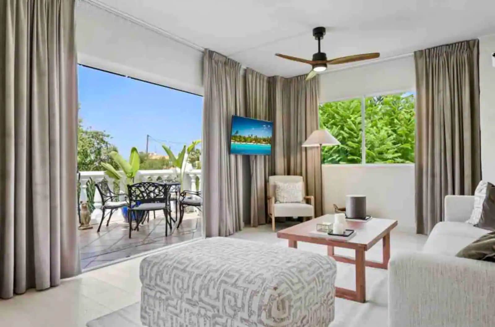 3 soveværelse Villa til salg i El Rosario med swimmingpool garage - € 10.750.000 (Ref: 8887113)