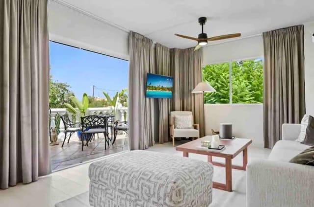 3 soveværelse Villa til salg i El Rosario, Marbella med swimmingpool garage - € 10.750.000 (Ref: 8887113)