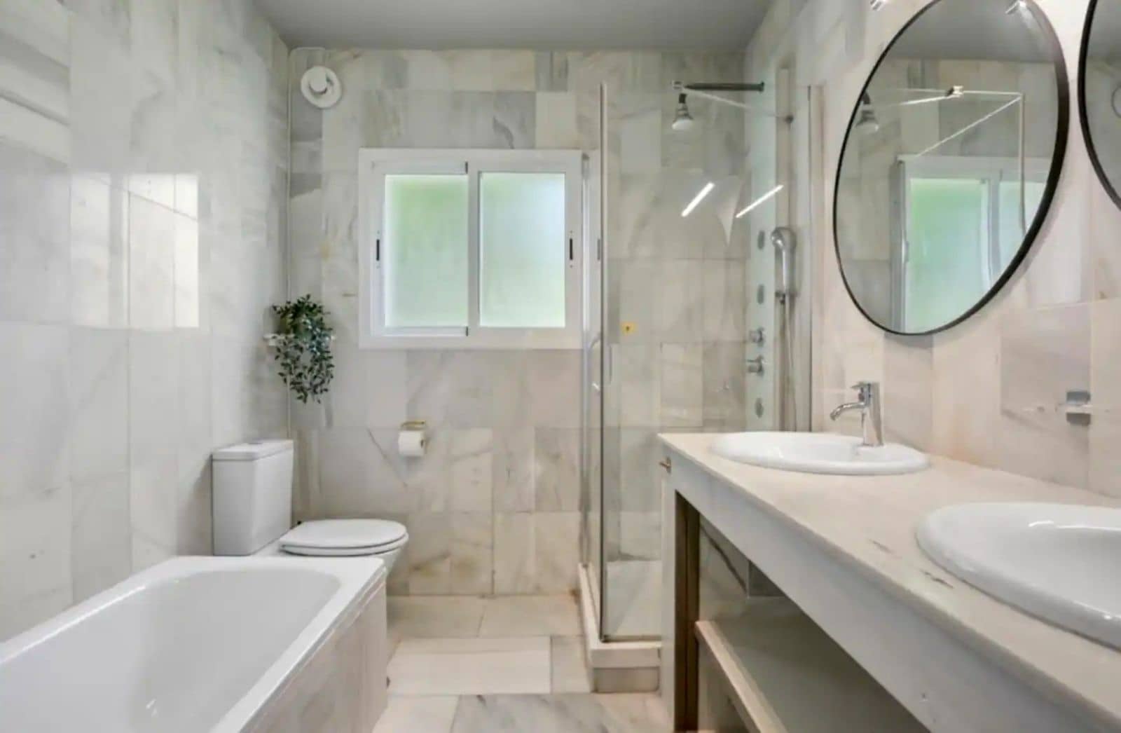 3 soveværelse Villa til salg i El Rosario med swimmingpool garage - € 10.750.000 (Ref: 8887113)