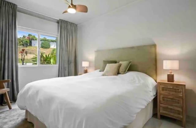 3 soveværelse Villa til salg i El Rosario, Marbella med swimmingpool garage - € 10.750.000 (Ref: 8887113)