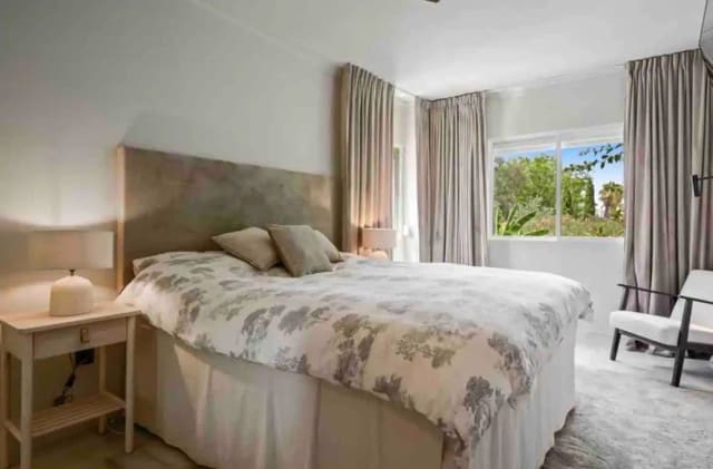 3 soveværelse Villa til salg i El Rosario, Marbella med swimmingpool garage - € 10.750.000 (Ref: 8887113)