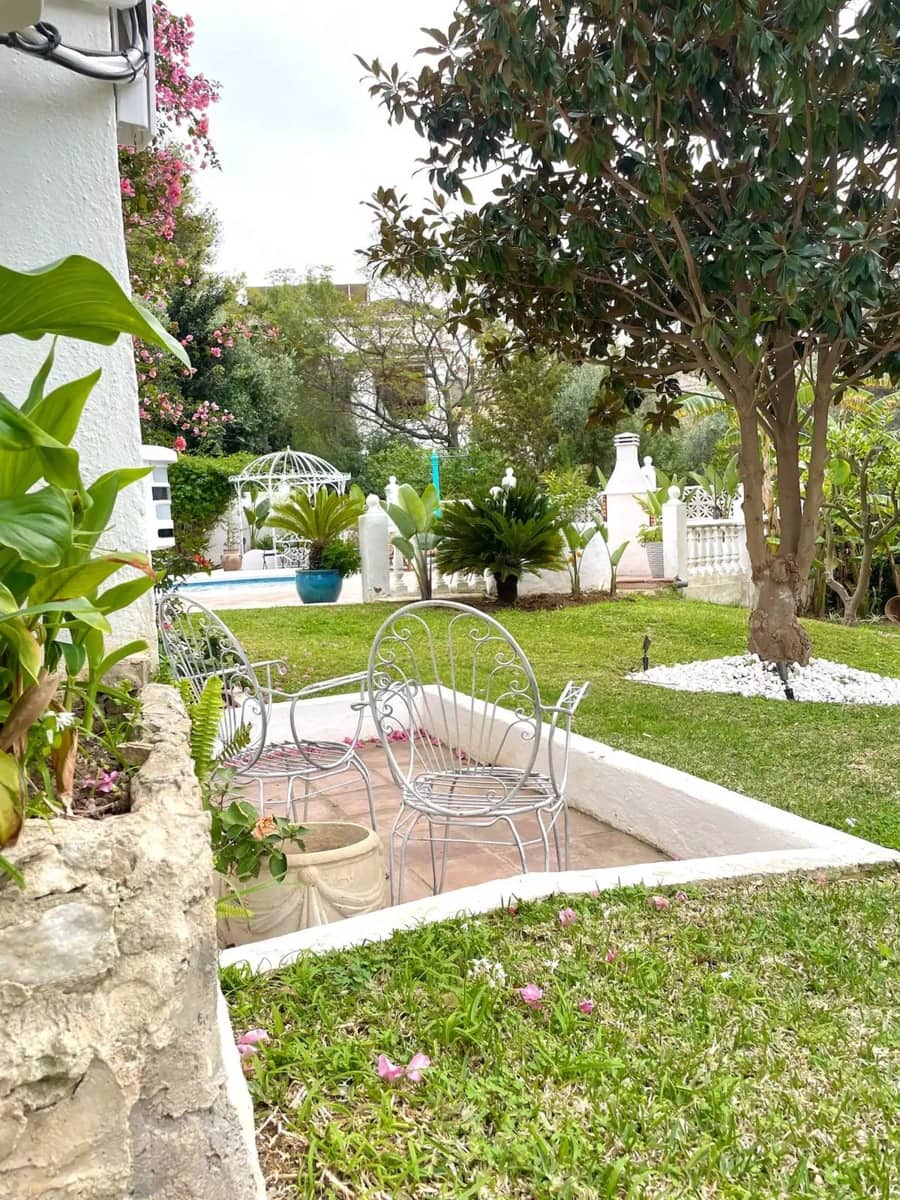 3 soveværelse Villa til salg i El Rosario med swimmingpool garage - € 10.750.000 (Ref: 8887113)