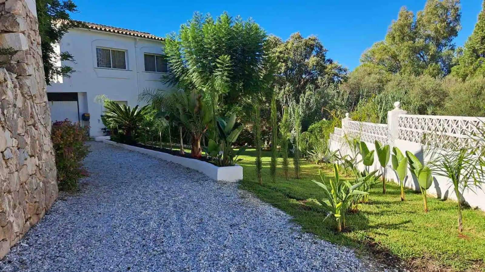 3 soveværelse Villa til salg i El Rosario med swimmingpool garage - € 10.750.000 (Ref: 8887113)