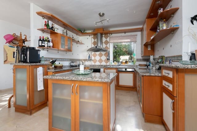 4 soverom Villa til salgs i Riviera del Sol, Mijas med svømmebasseng garasje - € 945 499 (Ref: 8895807)