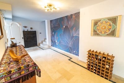 4 soveværelse Villa til salg i Alhaurin de la Torre med swimmingpool garage - € 875.000 (Ref: 8895827)