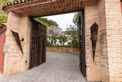 4 soveværelse Villa til salg i Alhaurin de la Torre med swimmingpool garage - € 875.000 (Ref: 8895827)