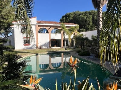 4 soveværelse Villa til salg i Alhaurin de la Torre med swimmingpool garage - € 875.000 (Ref: 8895827)