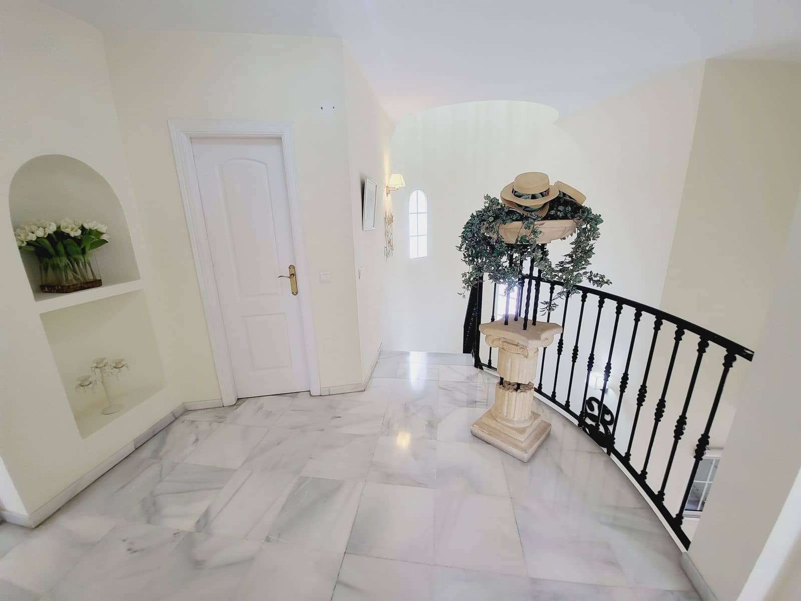 5 soveværelse Villa til salg i Riviera del Sol med swimmingpool garage - € 849.500 (Ref: 8895853)