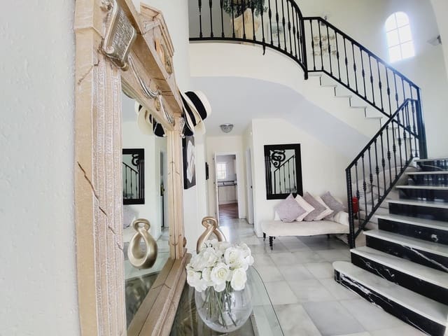 5 soverom Villa til salgs i Riviera del Sol, Mijas med svømmebasseng garasje - € 849 500 (Ref: 8895853)