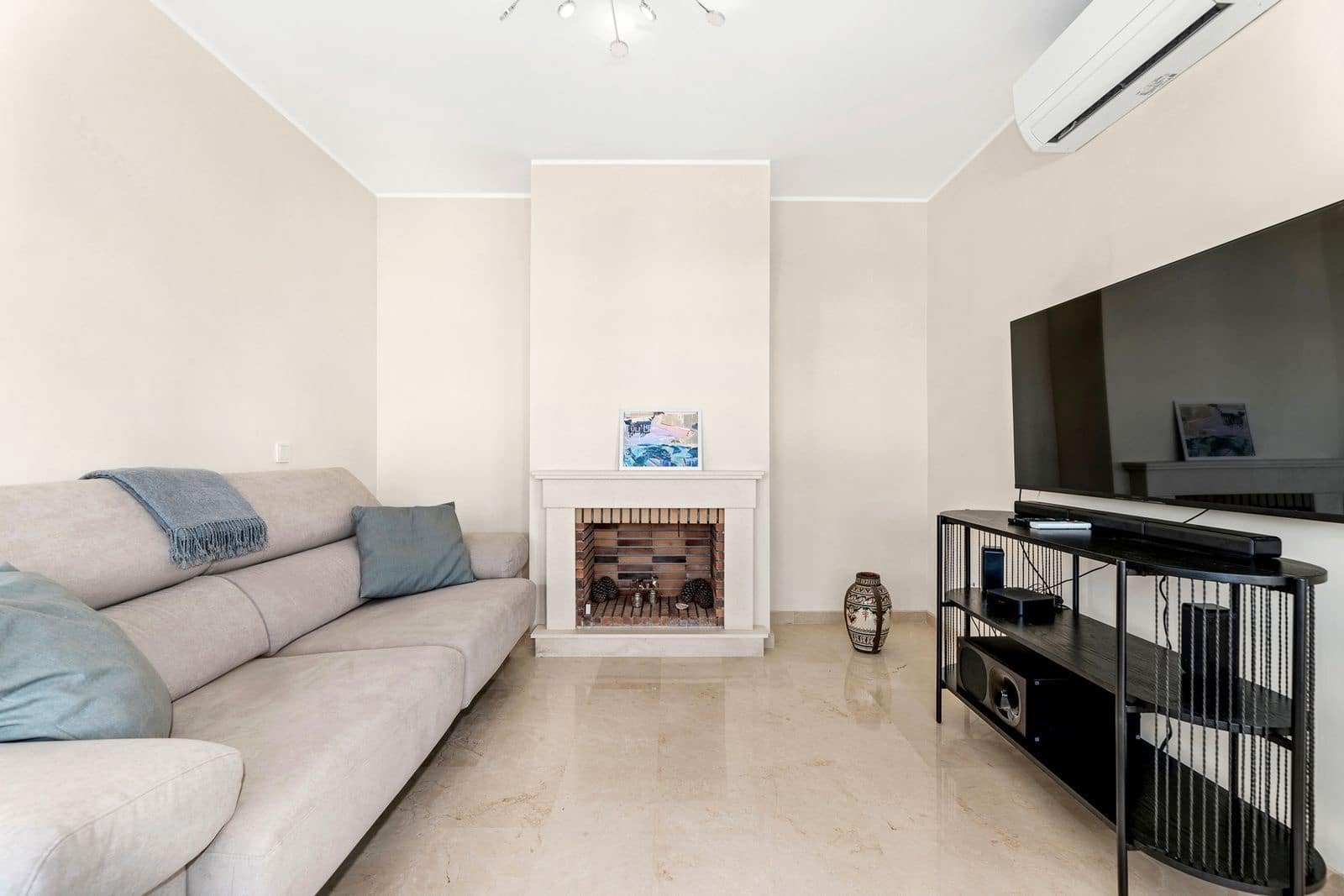 4 soveværelse Villa til salg i Riviera del Sol med swimmingpool garage - € 699.999 (Ref: 8909909)