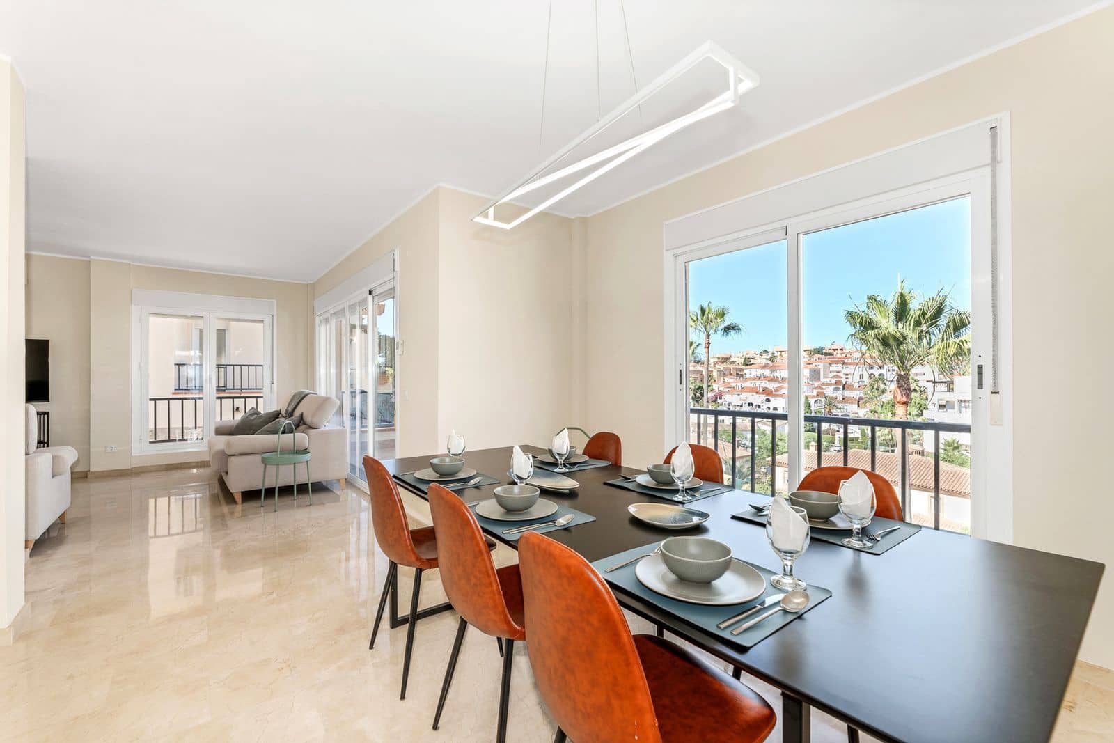 4 soveværelse Villa til salg i Riviera del Sol med swimmingpool garage - € 699.999 (Ref: 8909909)