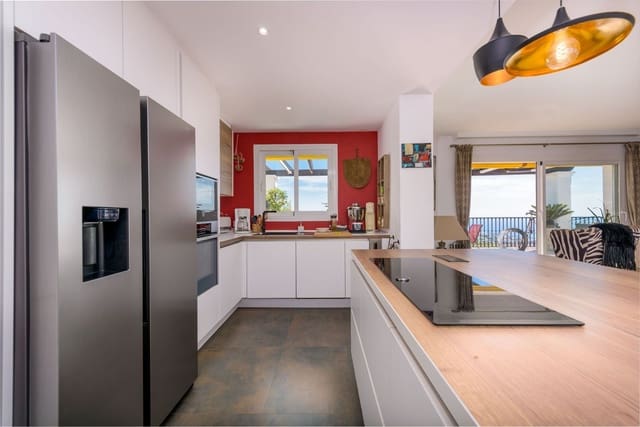 2 sovrum Lägenhet till salu i Calahonda, Mijas med pool garage - 690 000 € (Ref: 8925078)