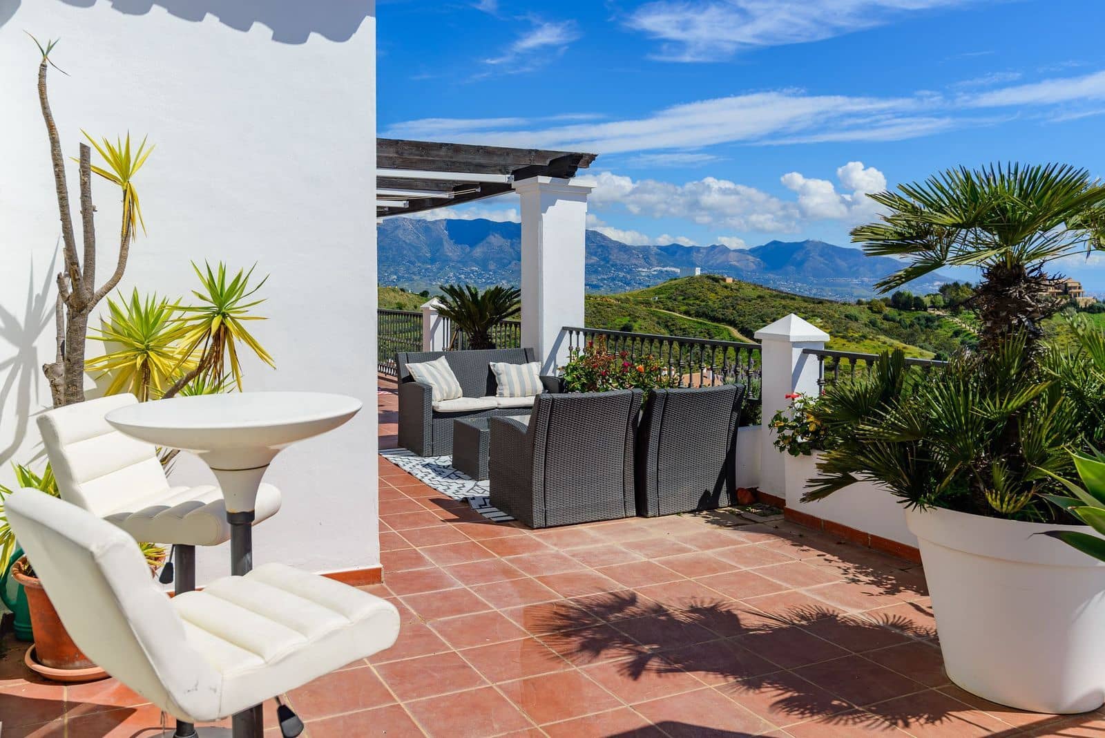 2 sovrum Lägenhet till salu i Calahonda med pool garage - 690 000 € (Ref: 8925078)