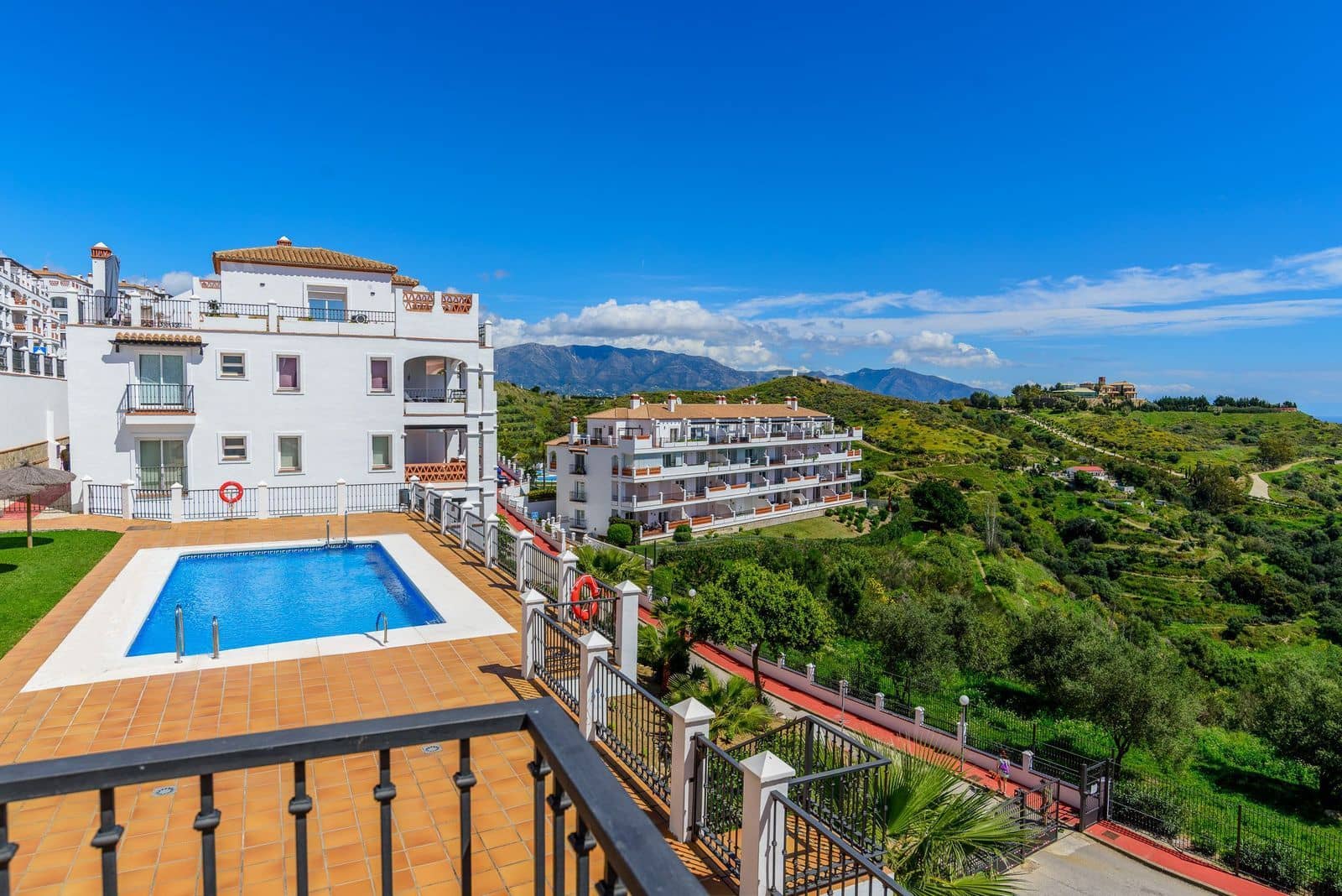 2 sovrum Lägenhet till salu i Calahonda med pool garage - 690 000 € (Ref: 8925078)