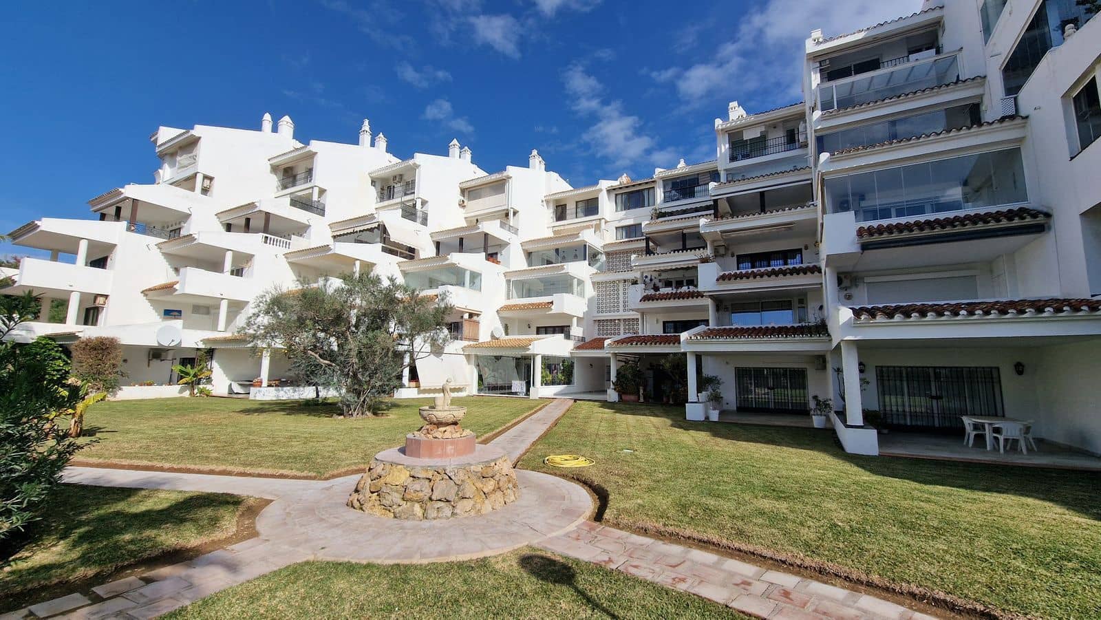 3 soveværelse Penthouse til salg i Calahonda med swimmingpool garage - € 479.000 (Ref: 8925082)