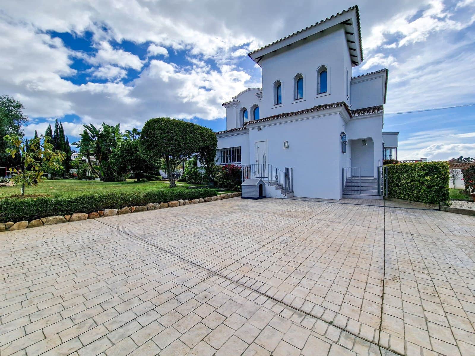 6 soveværelse Villa til salg i Benahavis med swimmingpool garage - € 1.495.000 (Ref: 8942074)