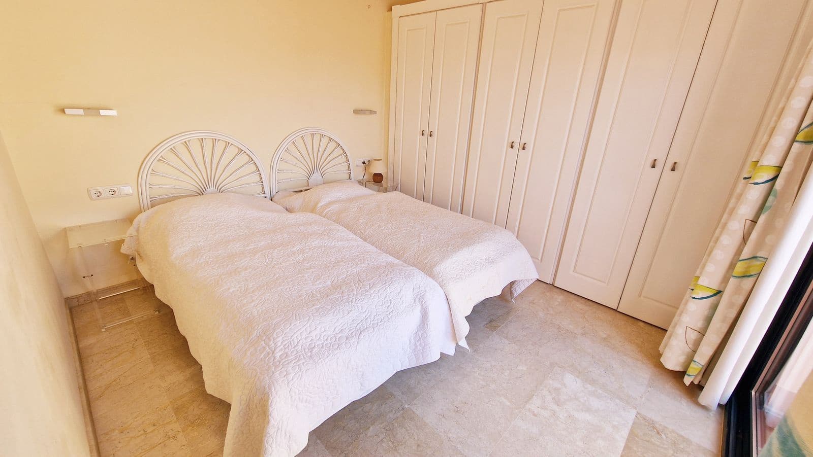 3 slaapkamer Penthouse te koop in Calahonda met zwembad garage - € 595.000 (Ref: 8952276)