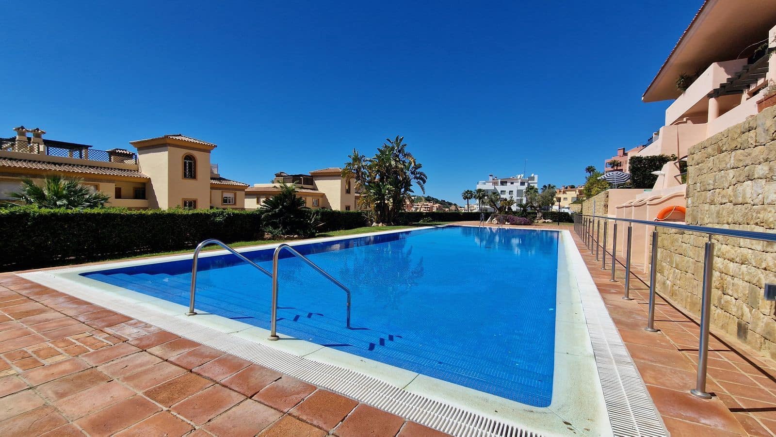 3 slaapkamer Penthouse te koop in Calahonda met zwembad garage - € 595.000 (Ref: 8952276)