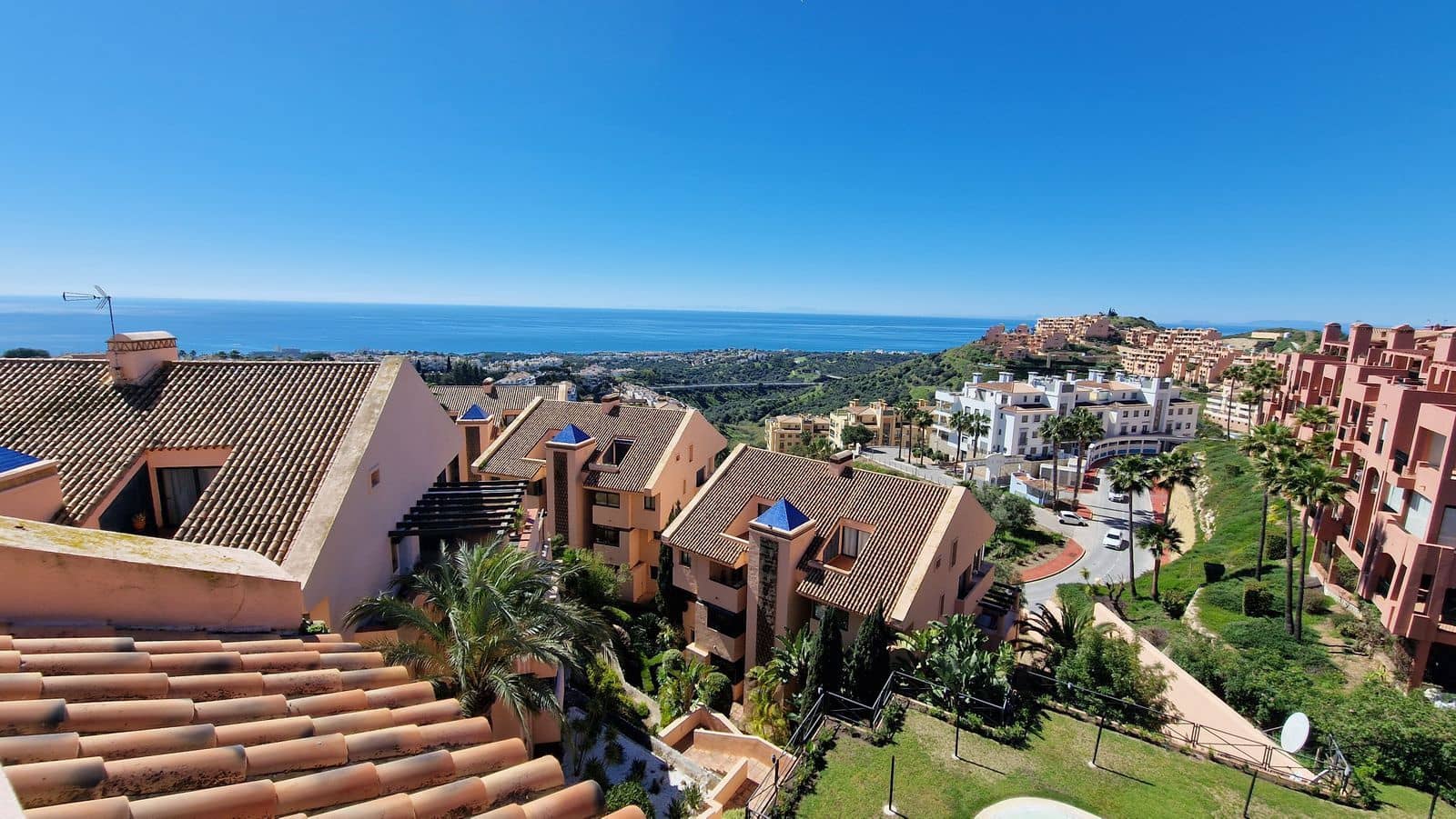 3 slaapkamer Penthouse te koop in Calahonda met zwembad garage - € 595.000 (Ref: 8952276)