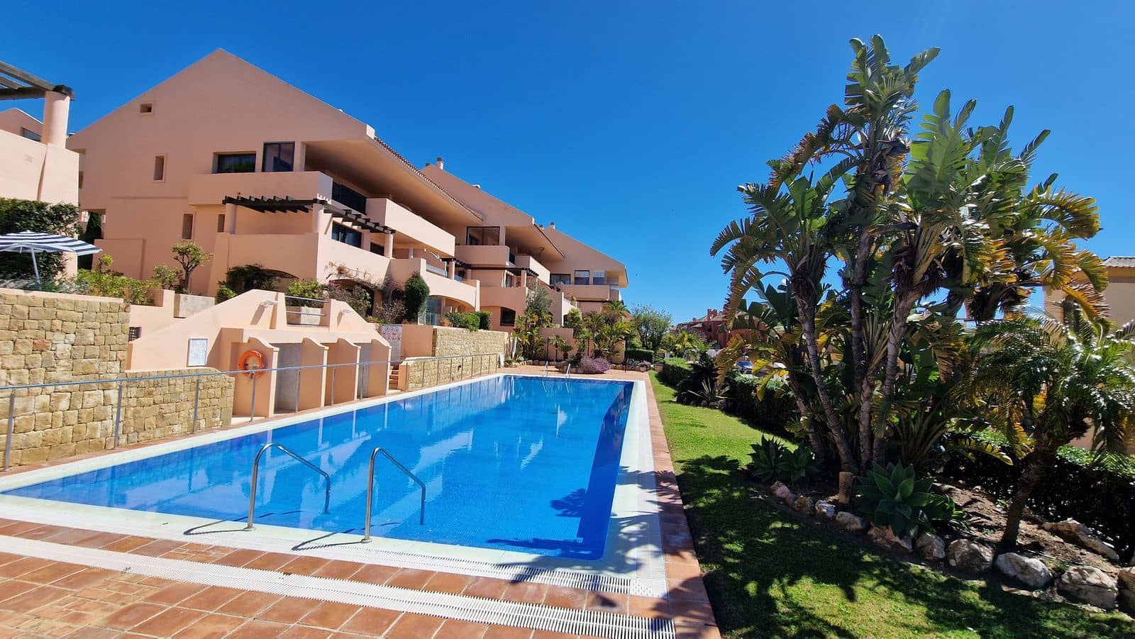 3 slaapkamer Penthouse te koop in Calahonda met zwembad garage - € 595.000 (Ref: 8952276)