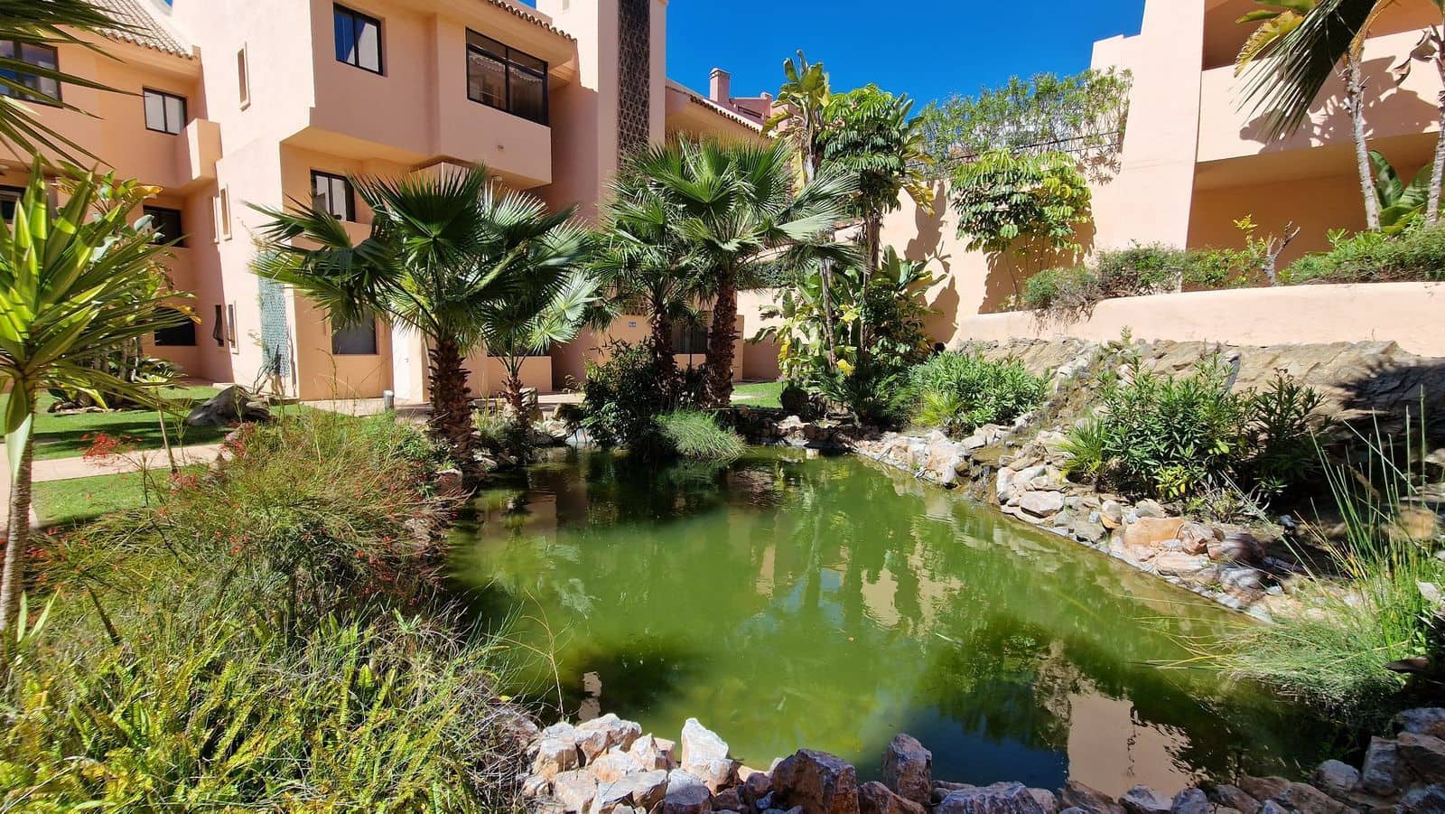 3 slaapkamer Penthouse te koop in Calahonda met zwembad garage - € 595.000 (Ref: 8952276)