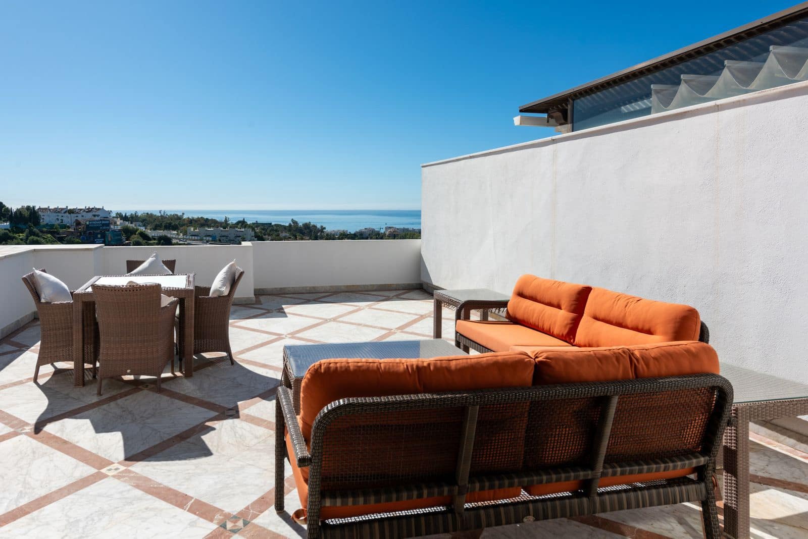 3 soverom Leilighet til salgs i Golden Mile med svømmebasseng garasje - € 1 250 000 (Ref: 8952277)