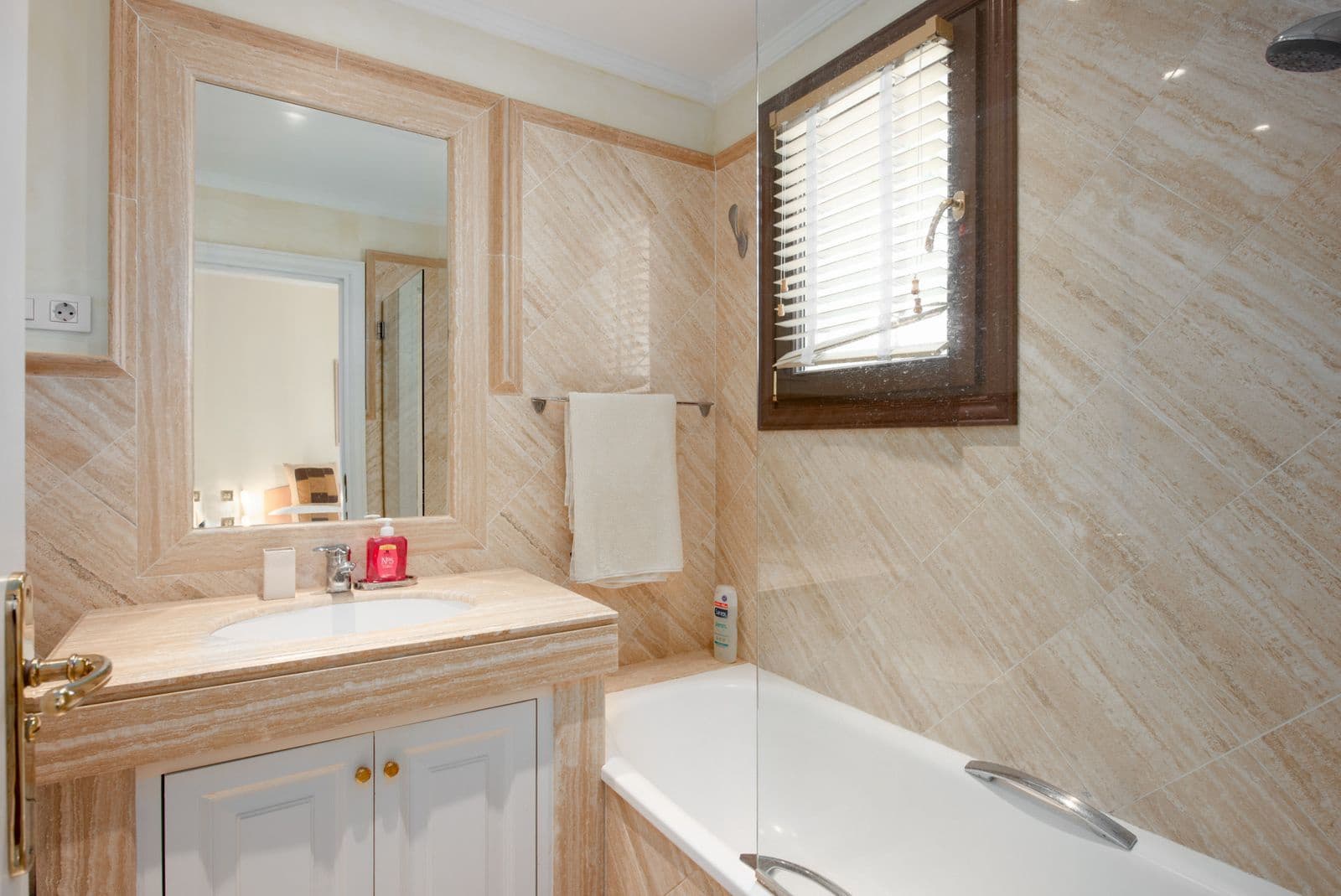 3 soverom Leilighet til salgs i Golden Mile med svømmebasseng garasje - € 1 250 000 (Ref: 8952277)